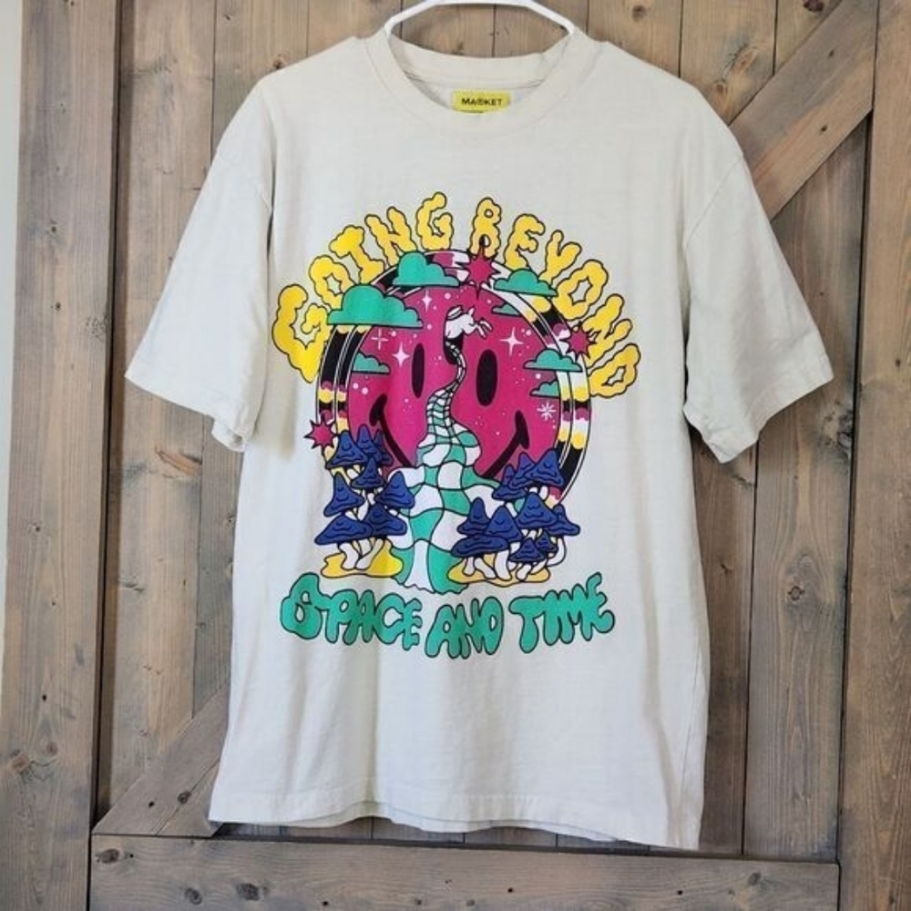 Market Going Beyond Space & Time Smiley Face Mushrooms  T-Shirt Sz. L